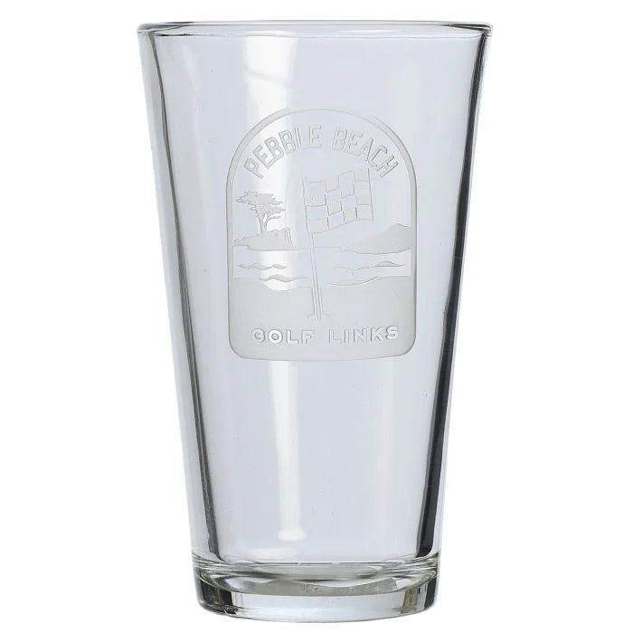 pint glass with a pebble beach golf links pin flag engraving design on a white background
